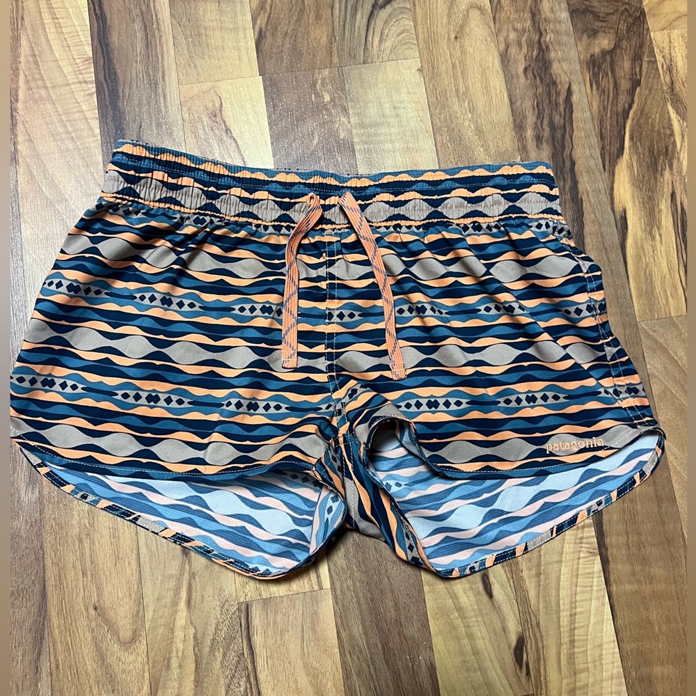 Patagonia Women's Athletic Shorts - Blue and Orange Pattern Size Small